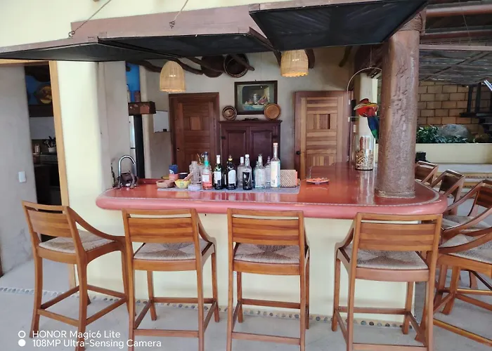 Villa Casa Muegano, Entire Private With Service Included For 10 Zihuatanejo